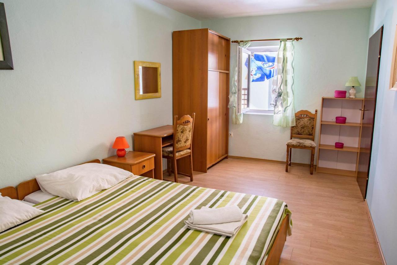 Pag Marina Rooms & Apartment Exterior photo
