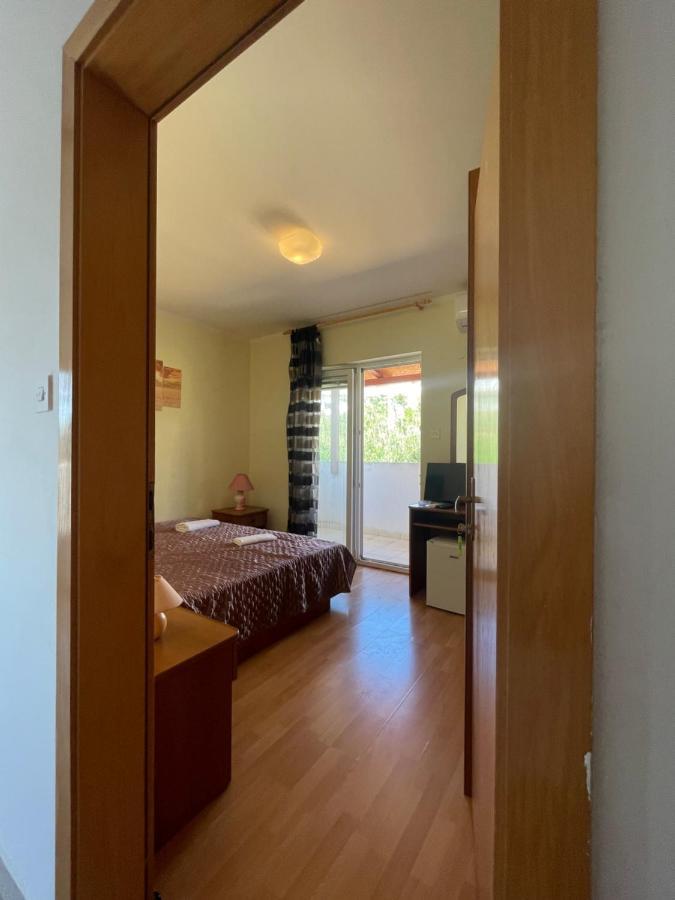 Pag Marina Rooms & Apartment Exterior photo